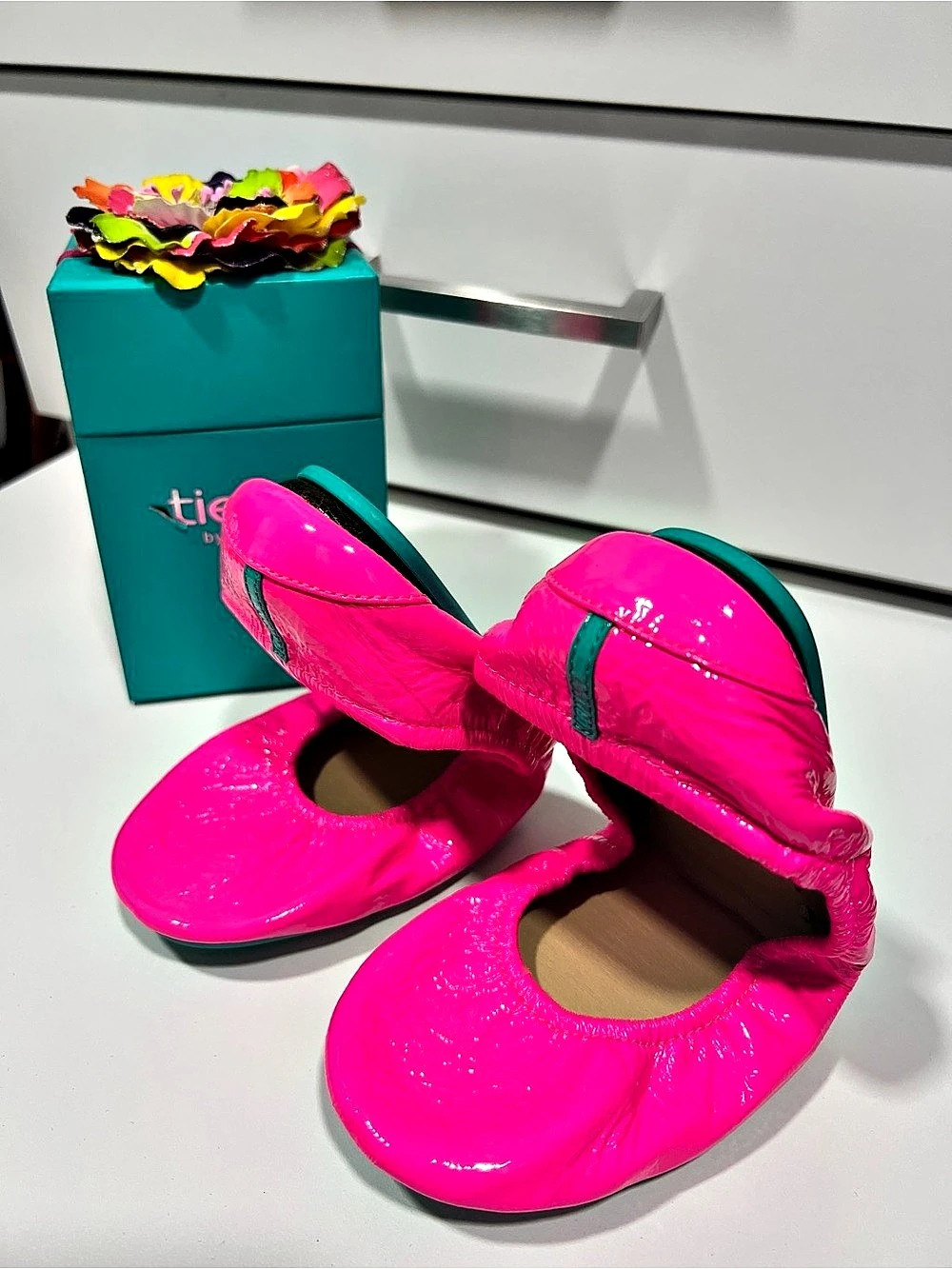 tieks Pop Pink Ballet Flats in Pink & Green US 9
